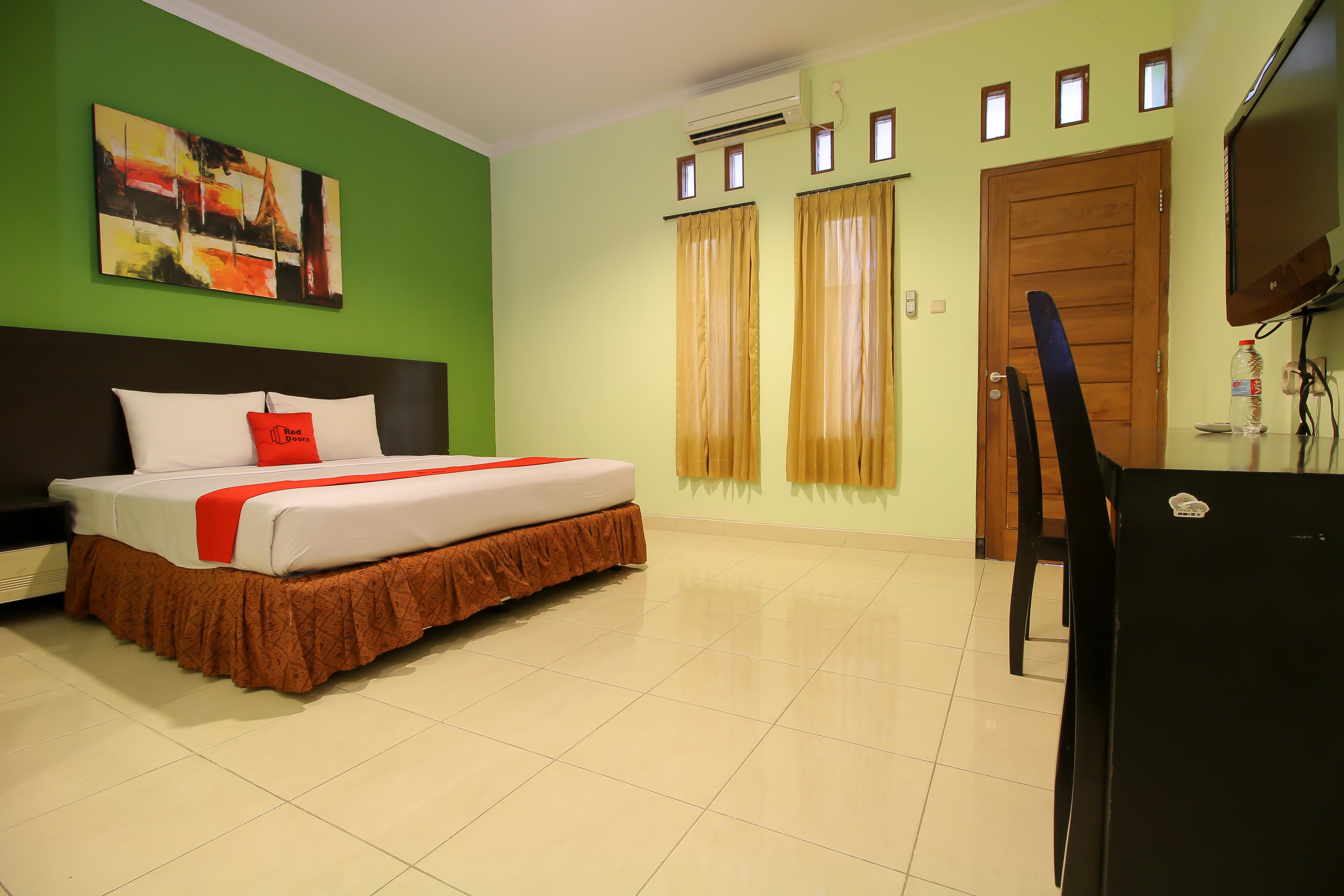Reddoorz Plus @ Taman Siswa 2 Yogyakarta Exterior photo