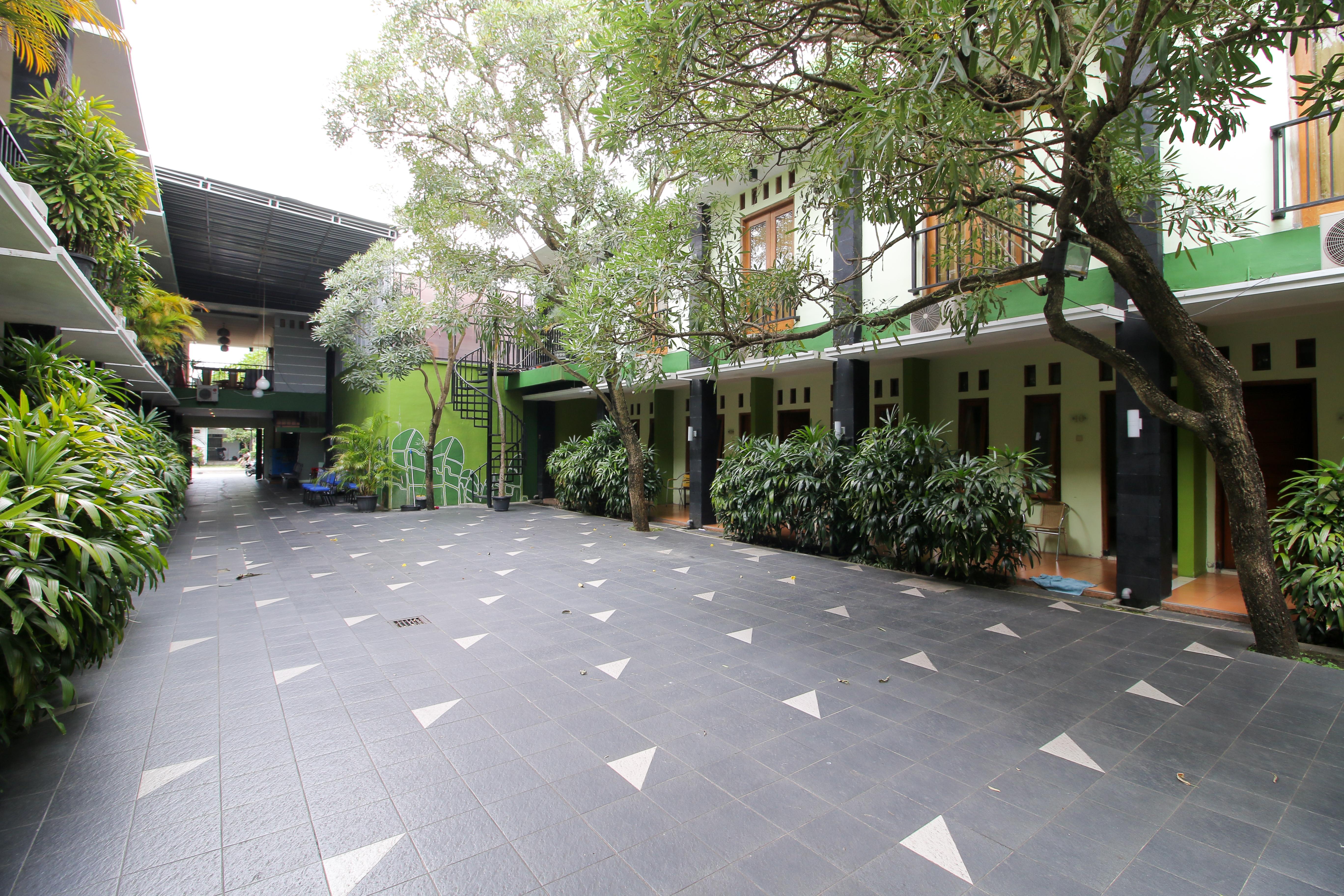 Reddoorz Plus @ Taman Siswa 2 Yogyakarta Exterior photo